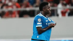 موقف فينيسيوس جونيور من تجديد عقده مع ريال مدريد يحدد مستقبل الفريق في الموسم المقبل